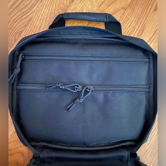 Spice jar carrying case Traveling with pill bottle, spice jars, or toiletries - Picture 4 of 4